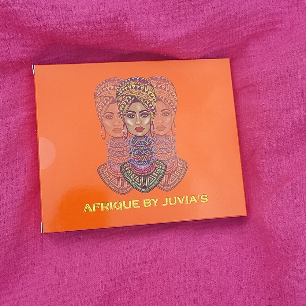 Afrique by Juvia's Eyeshadow palette
